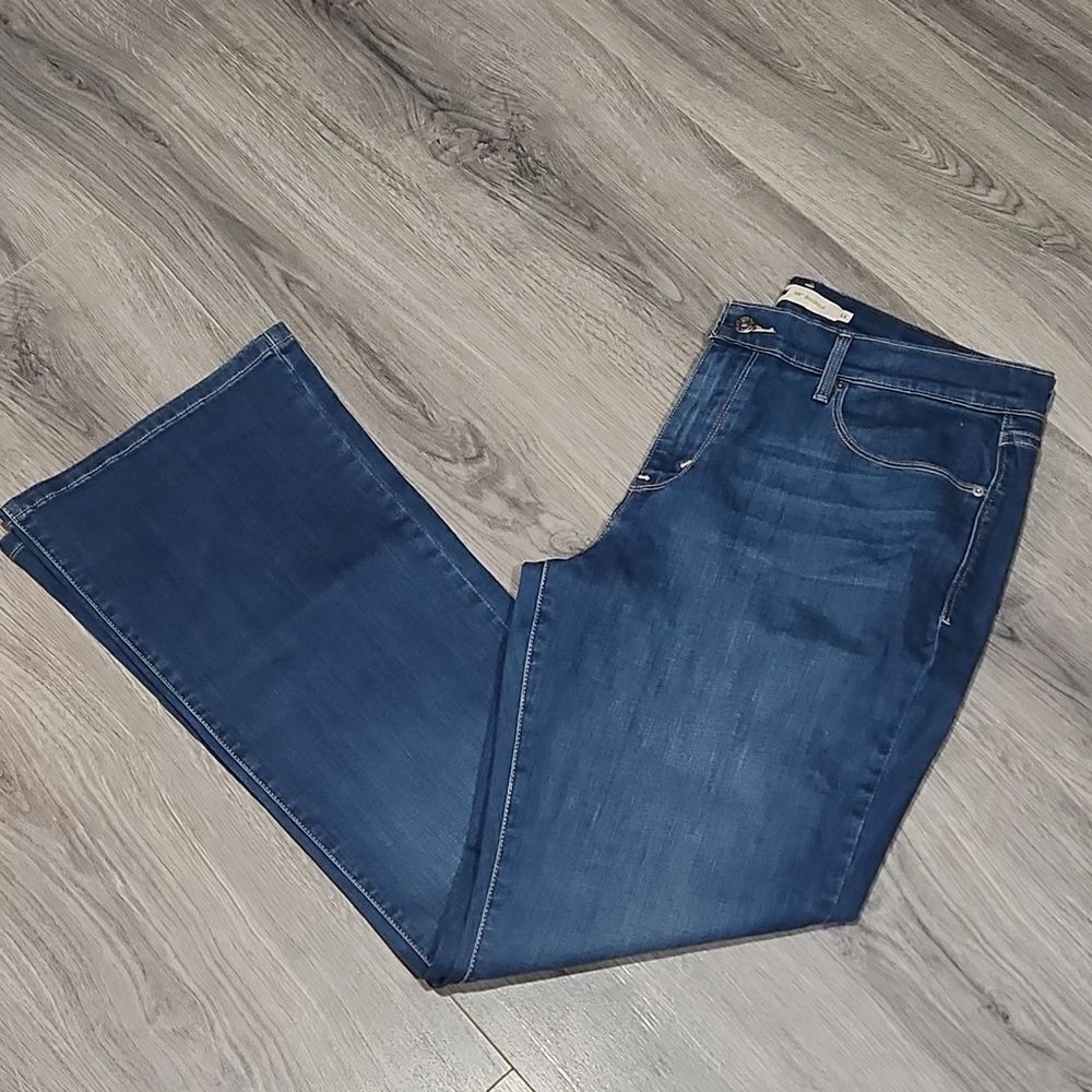 EUC Levis 515 Medium Blue Bootcut Jeans